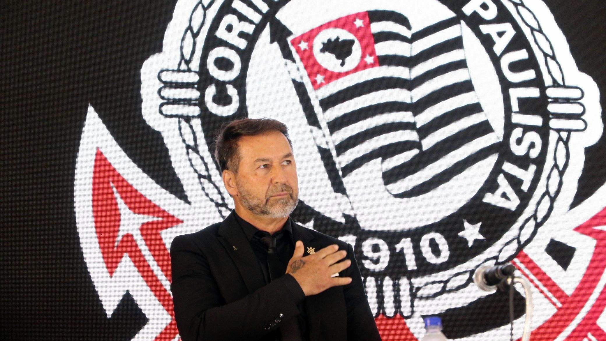 Indiciado, Augusto Melo passará por votação de impeachment no Corinthians