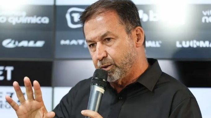 Vice-presidente do Corinthians quer mudar local da coletiva de Augusto Melo