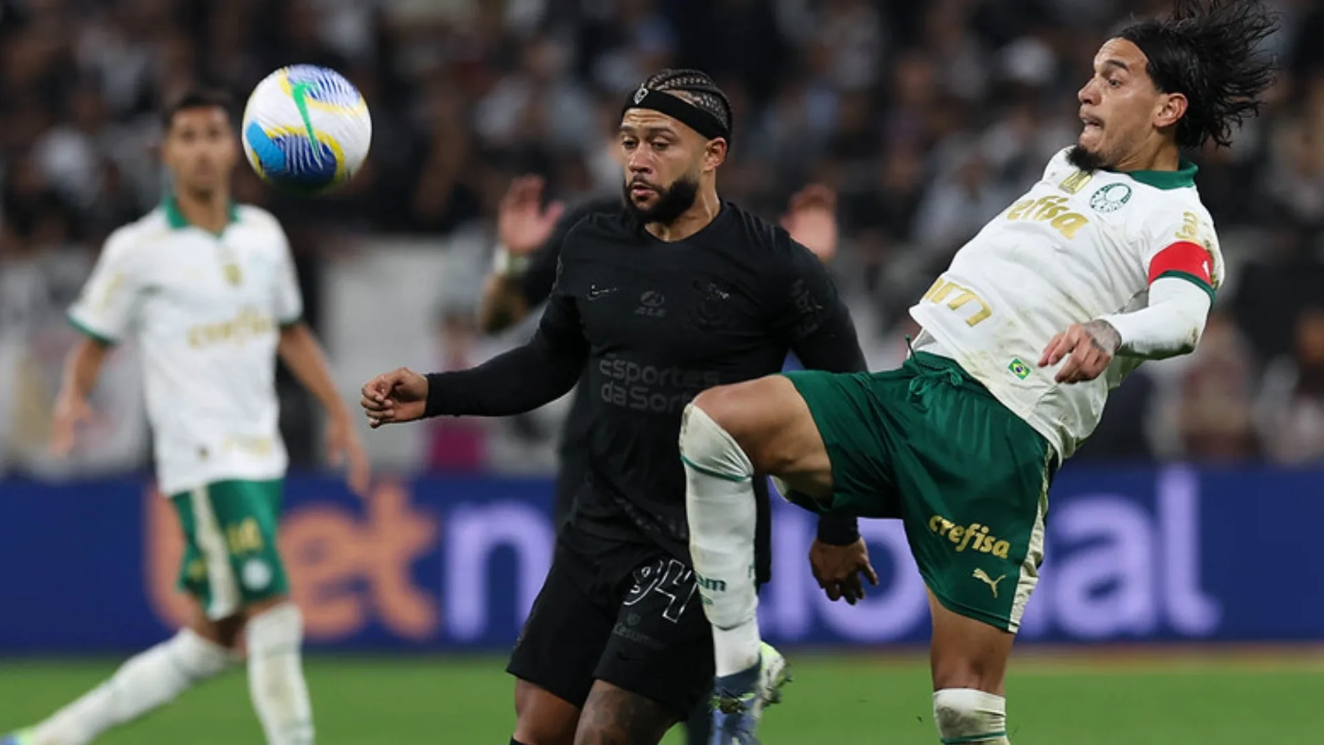 Cicinho projeta Palmeiras x Corinthians e jogos da Copa do Brasil