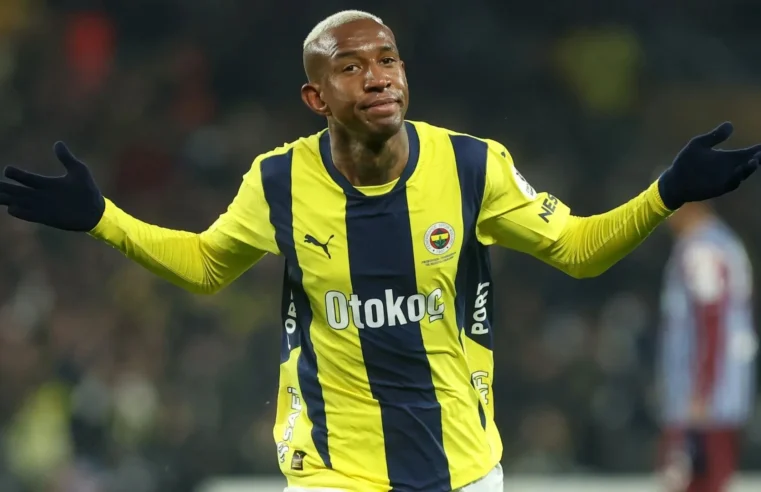 Corinthians sonda Anderson Talisca, que pode retornar ao futebol brasileiro