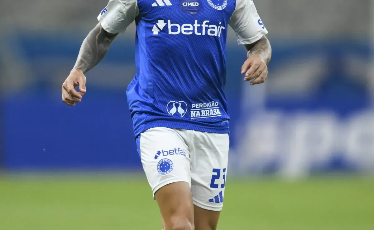 Cruzeiro não quer trocar William por Fagner, do Corinthians