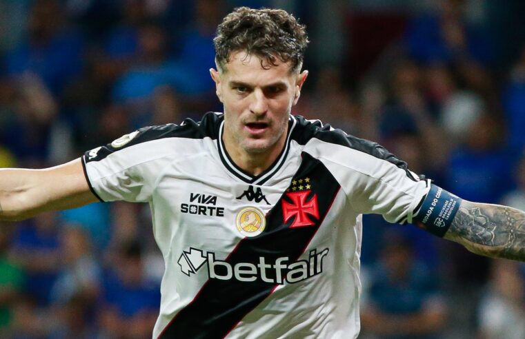 Emiliano Díaz revela negativa de Vegetti, do Vasco, ao Corinthians