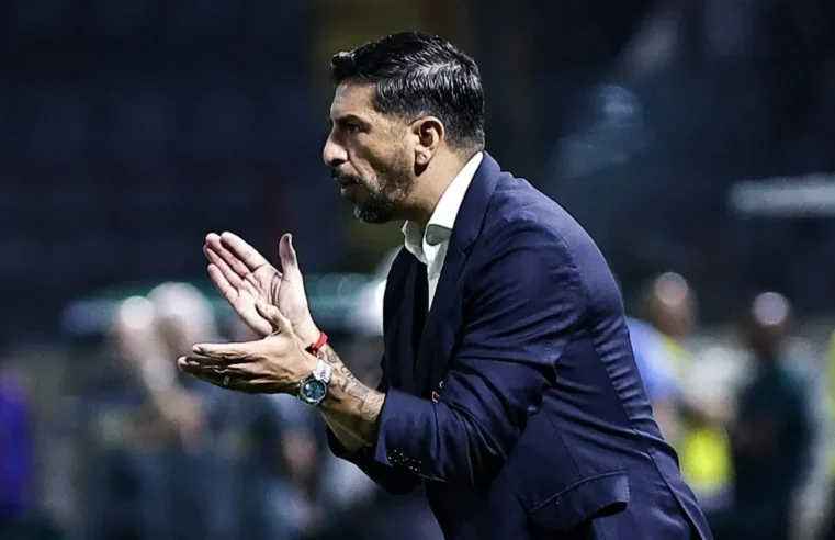 Emiliano Díaz se declara ao Corinthians e garante retorno: “Diferente”