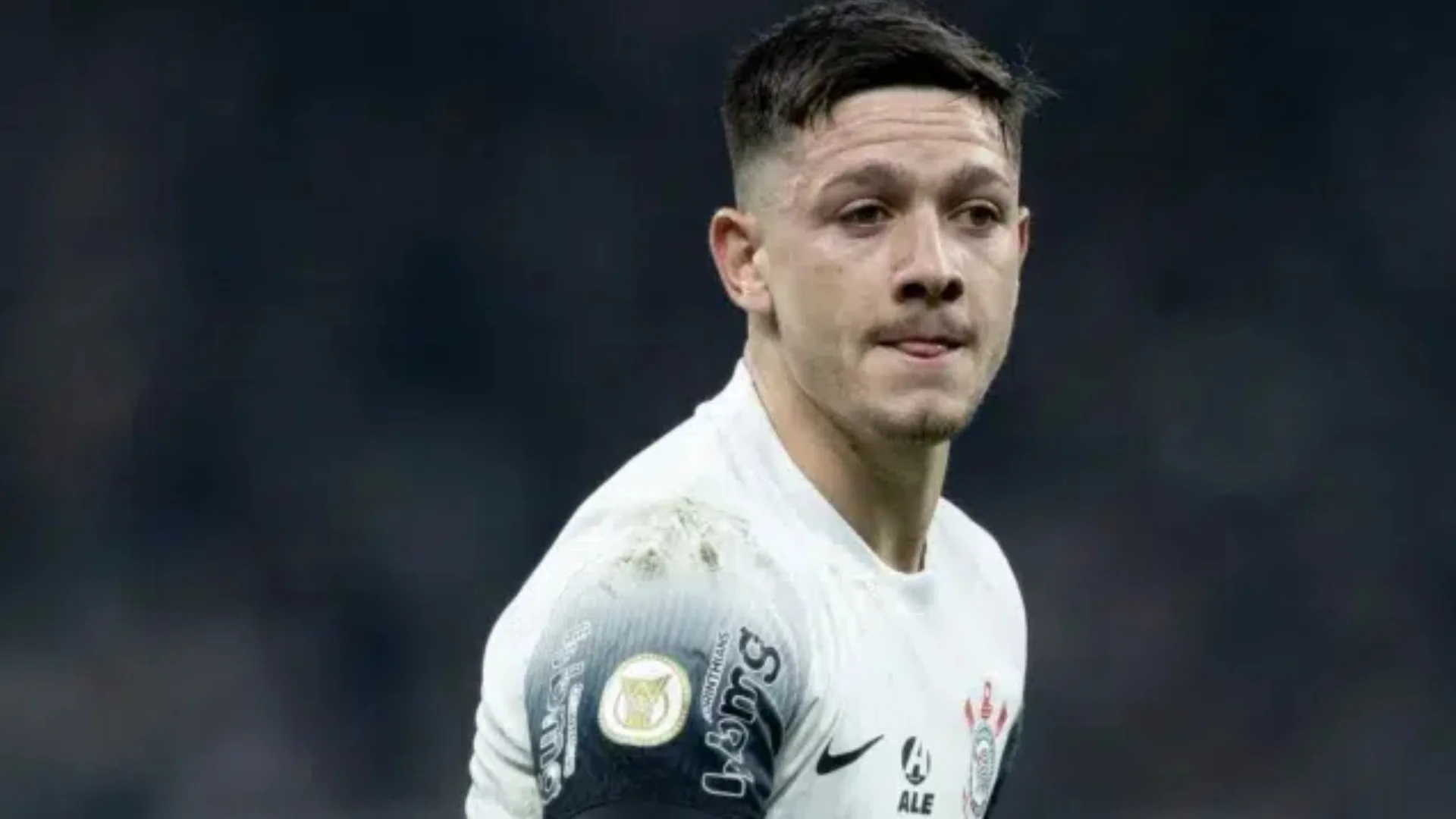 Garro quer salário maior e Corinthians tenta contornar a situação