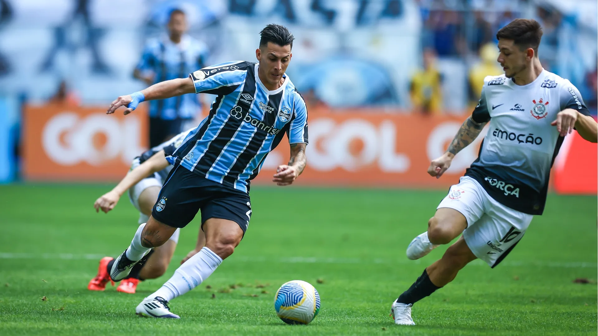 Grêmio busca quebrar tabu de sete anos sem vencer o Corinthians