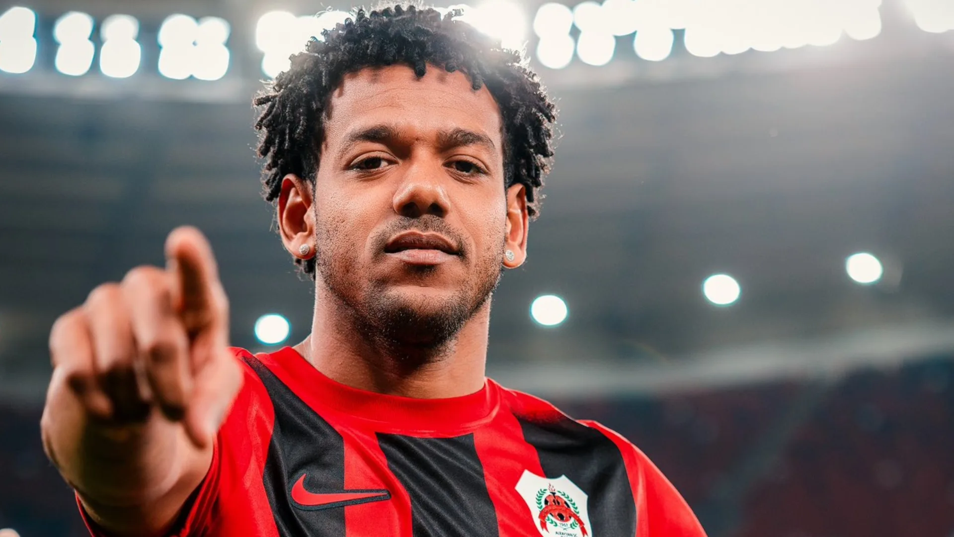 Romarinho manifesta desejo de voltar ao futebol brasleiro