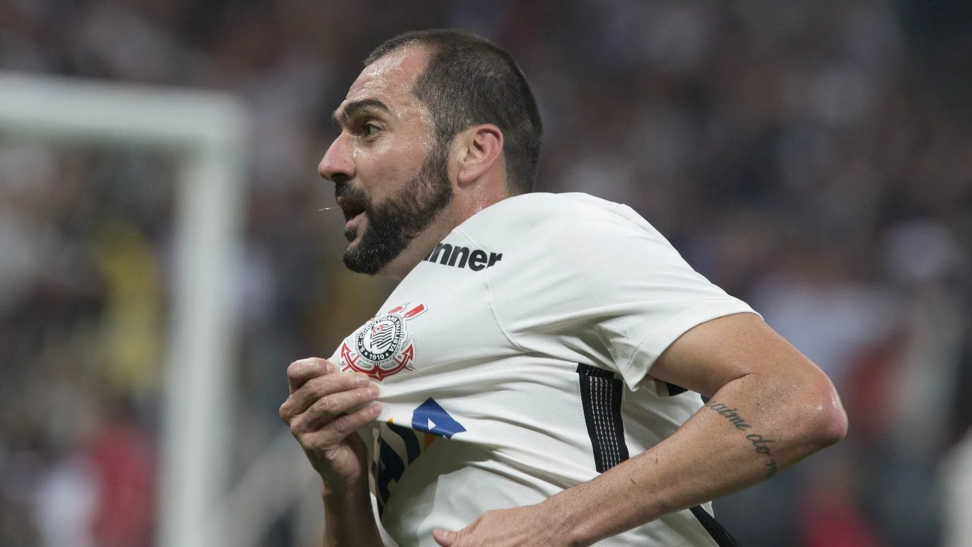 Danilo, ex-SPFC e Corinthians, afirma ter jogado mais que Arrascaeta