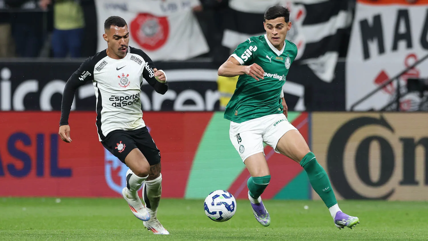 Dorival Júnior comemora fim das polêmicas de Memphis