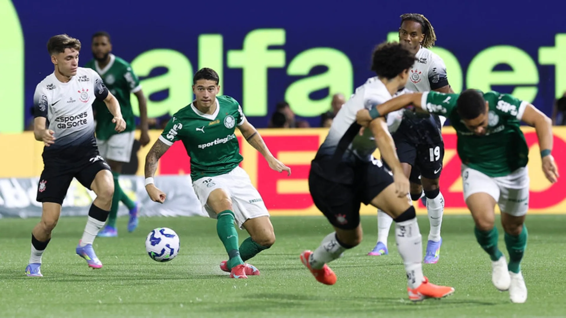 Globo exibe dois jogos ao vivo nesta quarta (30)
