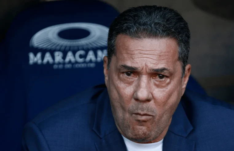 Luxemburgo vê algo estranho na relação Dorival Júnior e Memphis no Corinthians