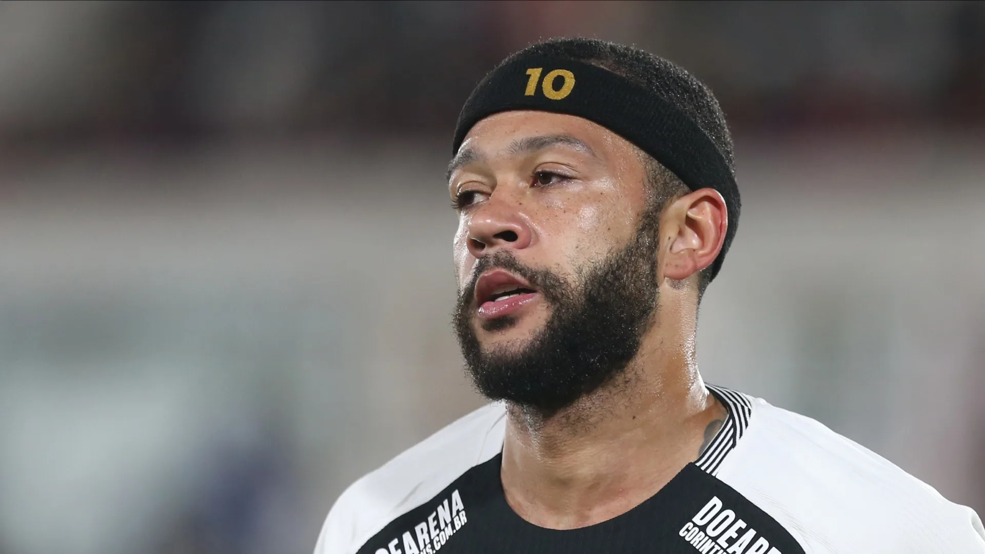 Milton Neves aprova possível rescisão entre Depay e Corinthians