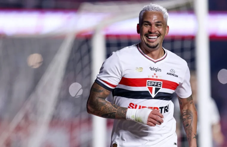 São Paulo vence Corinthians com dois gols de Luciano