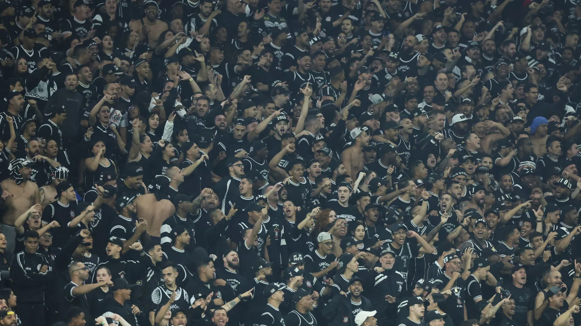 Vessoni culpa Hugo por confusão em Corinthians x Palmeiras