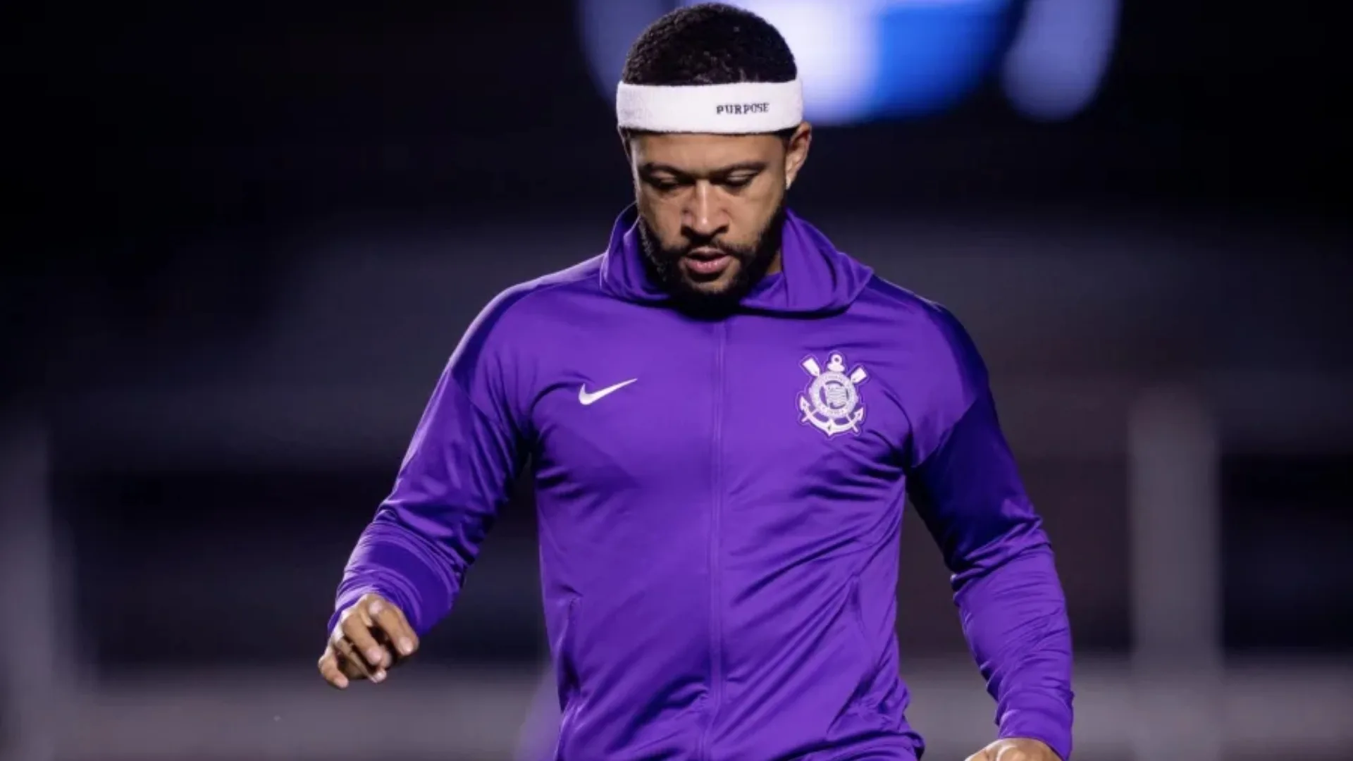 Vessoni detona Dorival Júnior por substituição de Memphis Depay