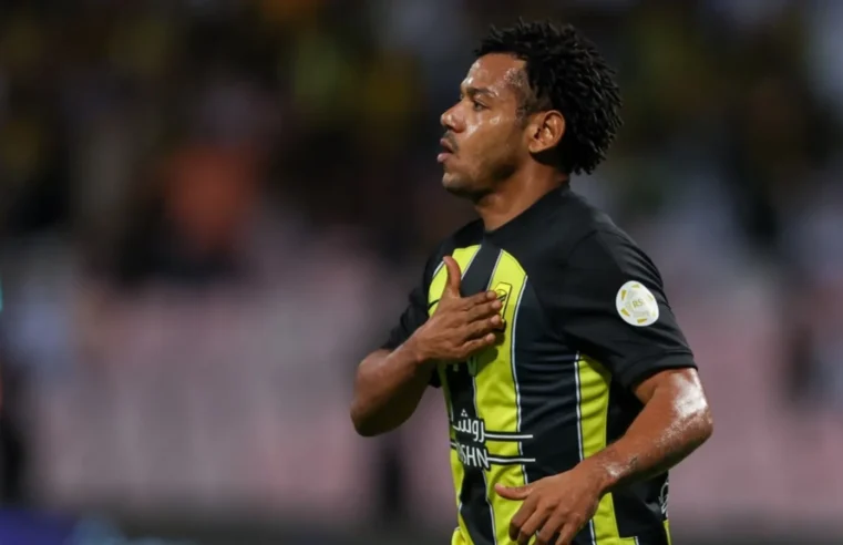 Vitória acerta com Romarinho, ex-Corinthians, e torcedor projeta retorno ao Timão