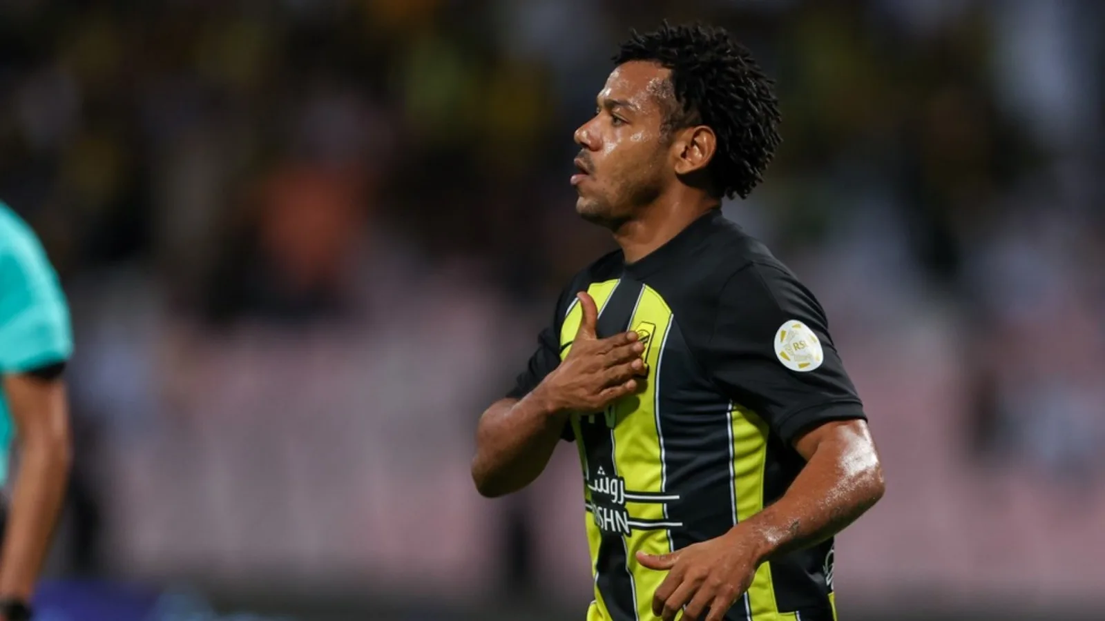 Vitória acerta com Romarinho, ex-Corinthians, e torcedor projeta retorno ao Timão