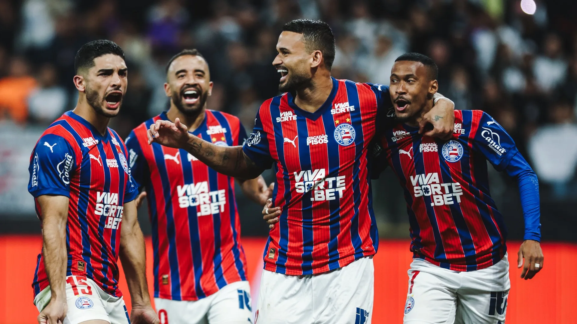 Bahia vence Corinthians por 2 a 1 em jogo polêmico