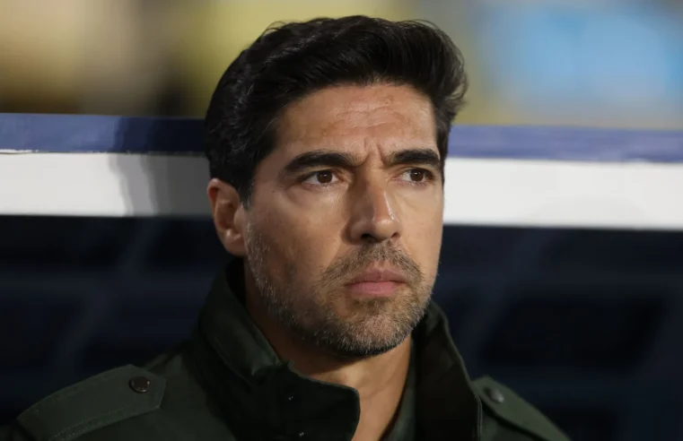 Corinthians elimina Palmeiras e torcida pede saída de Abel Ferreira