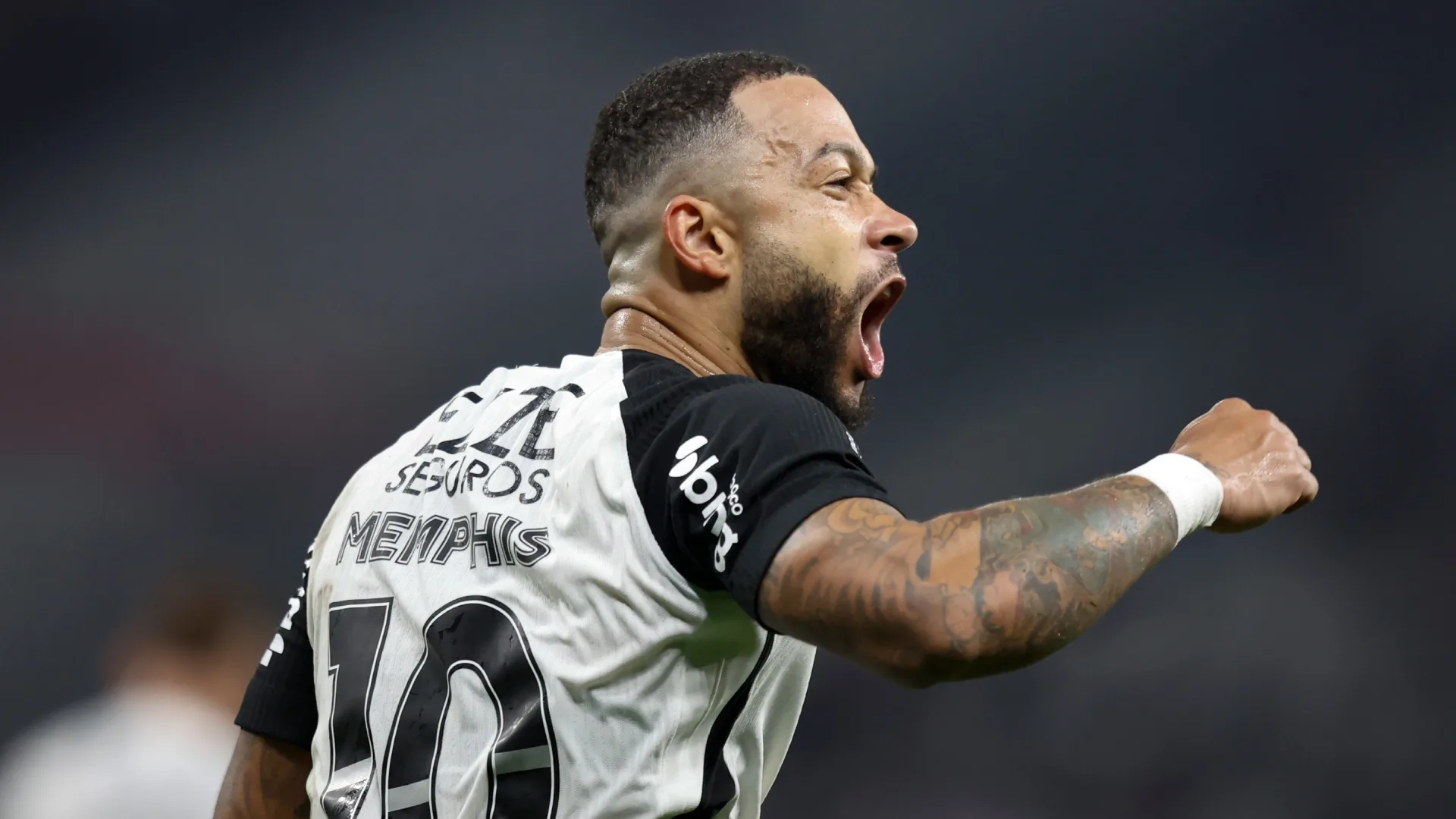 Craque Neto revela quando Depay volta a jogar pelo Corinthians