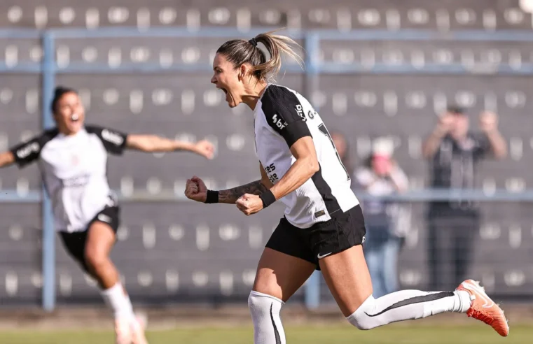 Corinthians vence Palmeiras e assume liderança do Paulistão Feminino