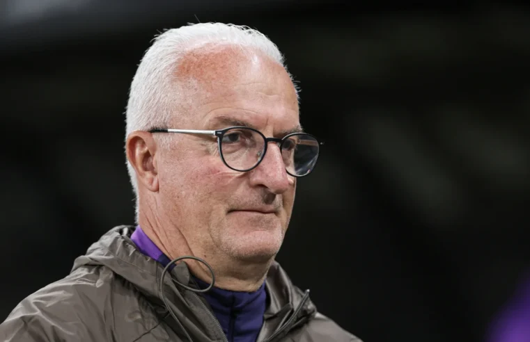 Dorival aprova futebol de jogadores da base do Corinthians