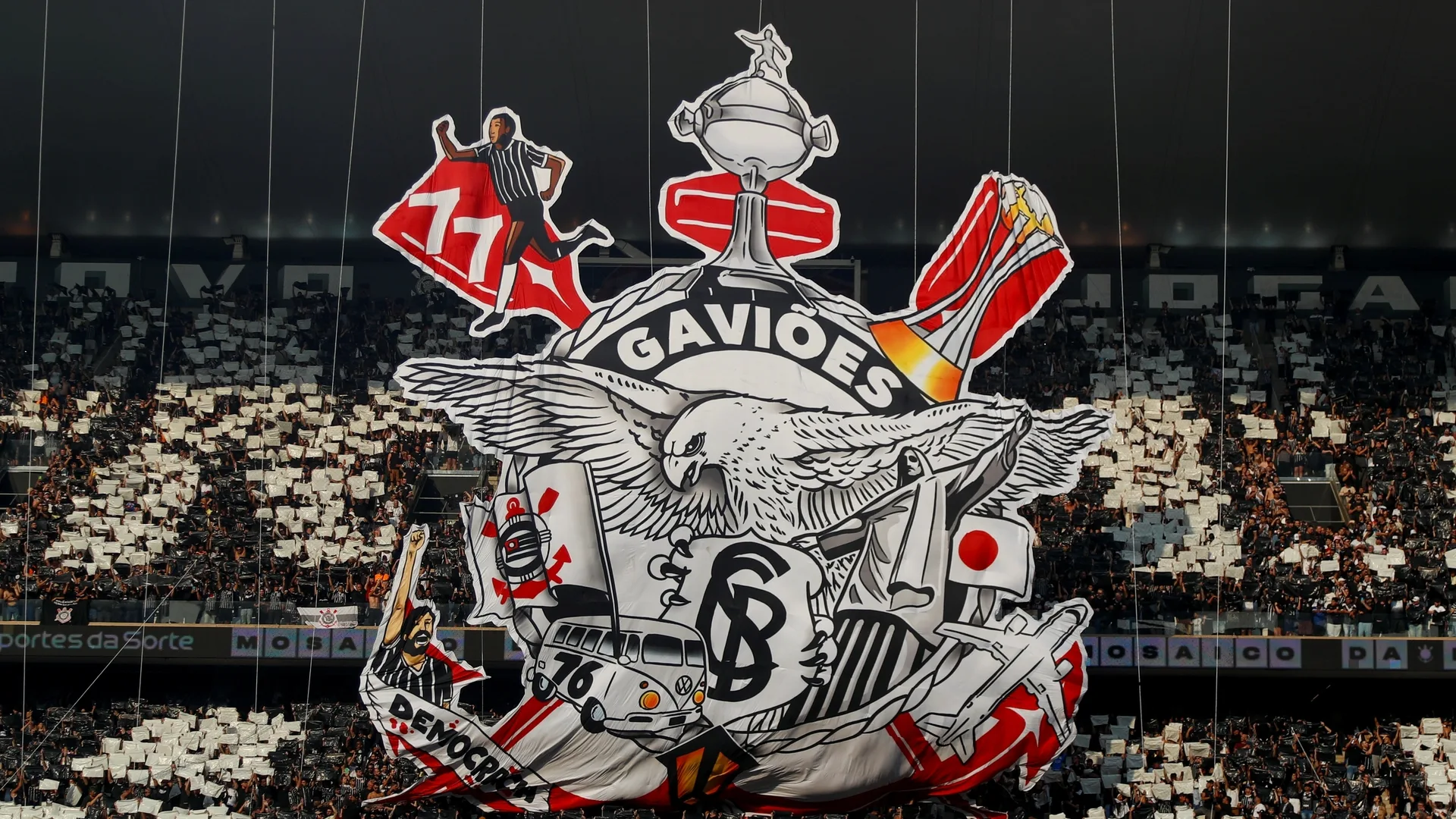 Facincani elogia torcida do Corinthians e aponta diferencial