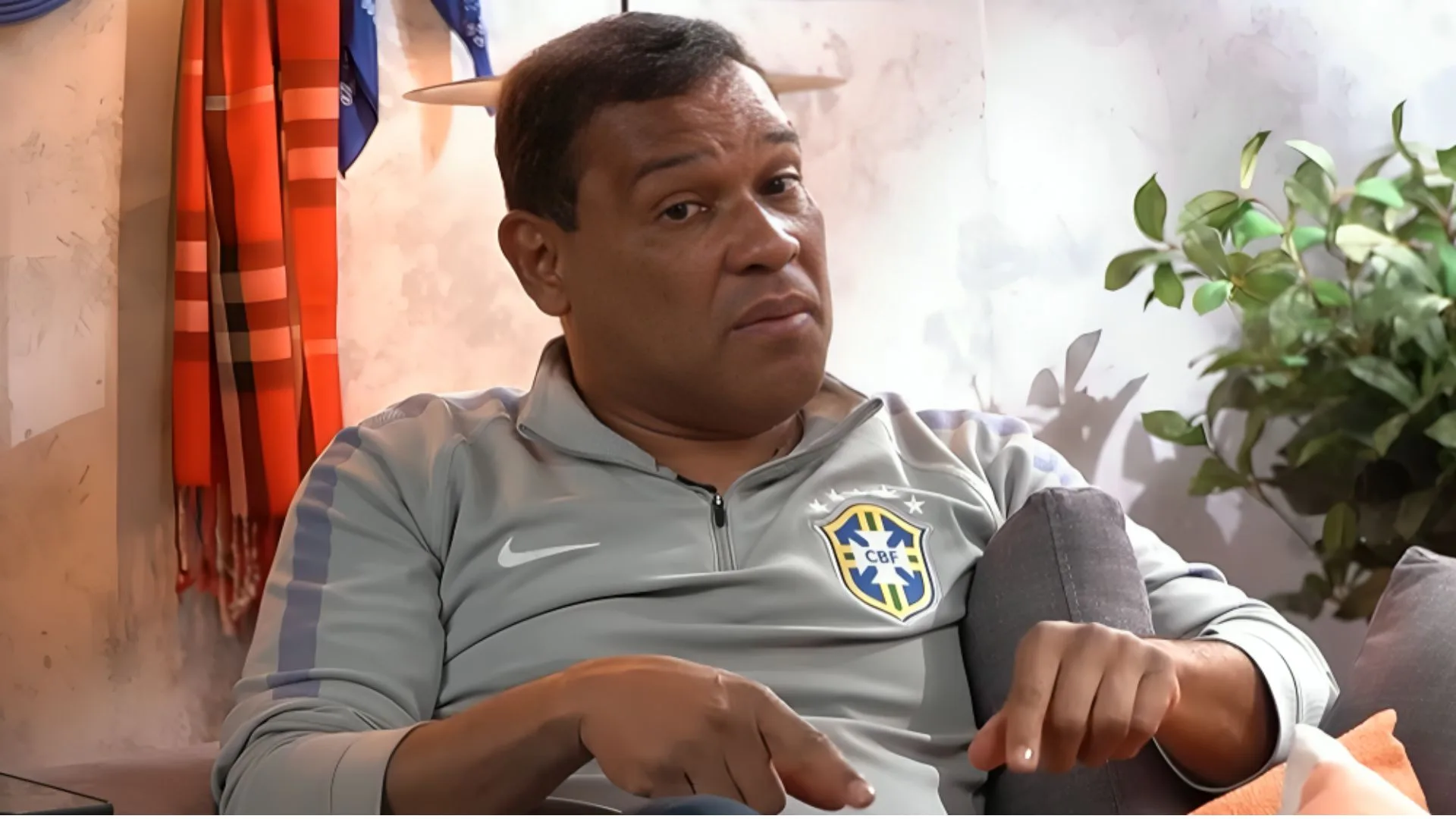 Muller sobe o tom contra Breno Bidon após tropeço do Corinthians