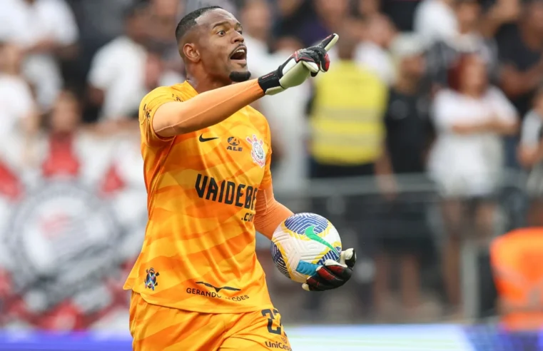 Torcida do Corinthians se revolta com Carlos Miguel no Palmeiras