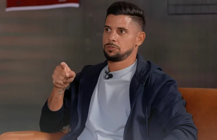 Cicinho banca classificação do Athletico-PR contra o Corinthians