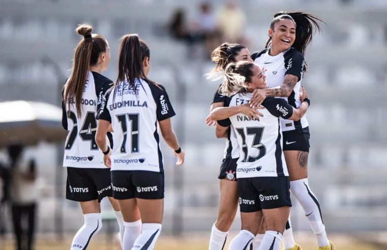 Corinthians vence o Santos e aumenta vantagem na liderança do Paulistão Feminino | Torcedores