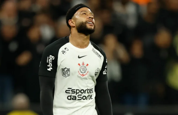 Corinthians altera versão e diz que Depay se ofereceu para deixar hotel bancado pelo clube | Torcedores