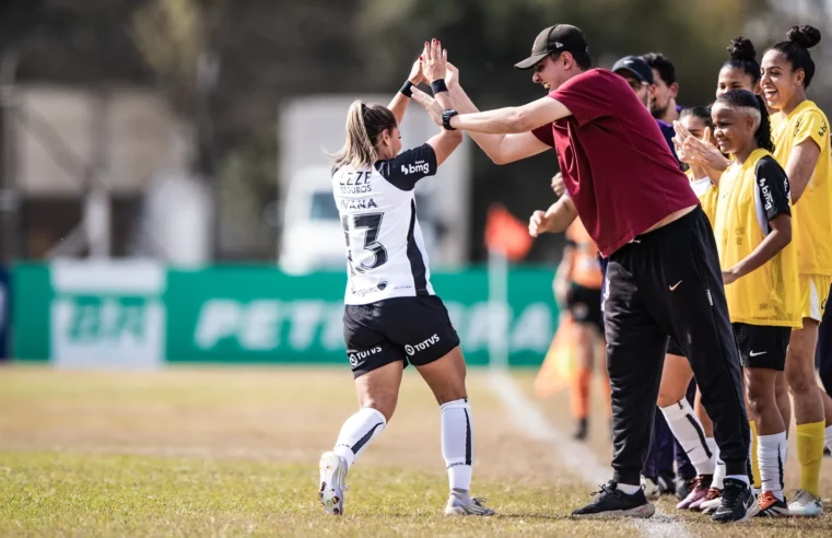 Técnico do Corinthians diz que não se sente pressionado no cargo