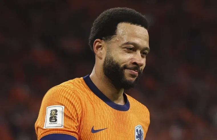 Depay brilha por Holanda, mas é alvo de críticas da torcida do Corinthians