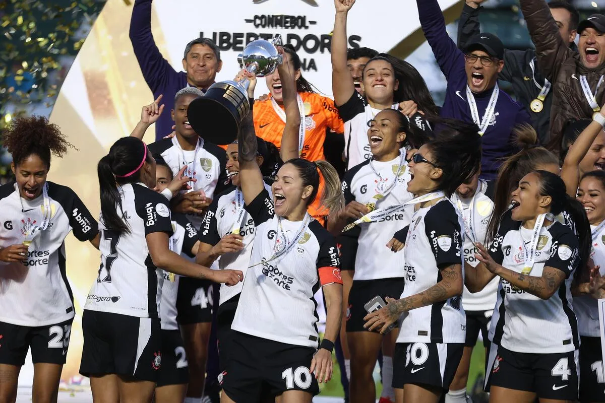 Domínio corintiano: confira os maiores públicos da história do futebol feminino no Brasil | Torcedores