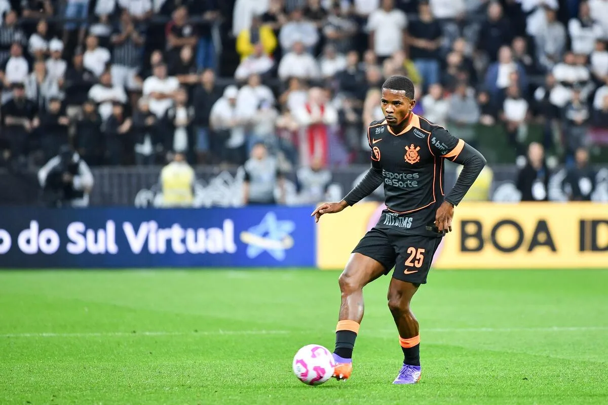 Polícia apura desvio de produtos da Nike no Corinthians | Torcedores