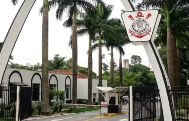 Auditoria no Corinthians aponta desvio de material e venda ilegal