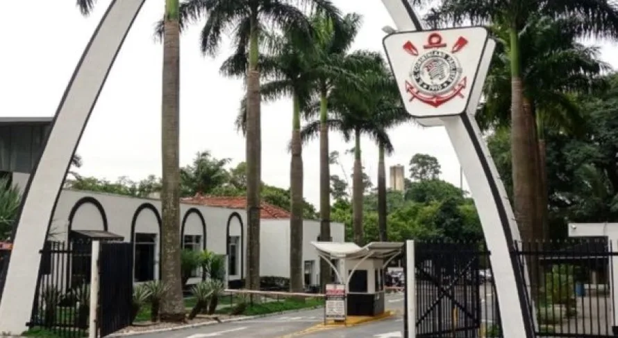 Auditoria no Corinthians aponta desvio de material e venda ilegal