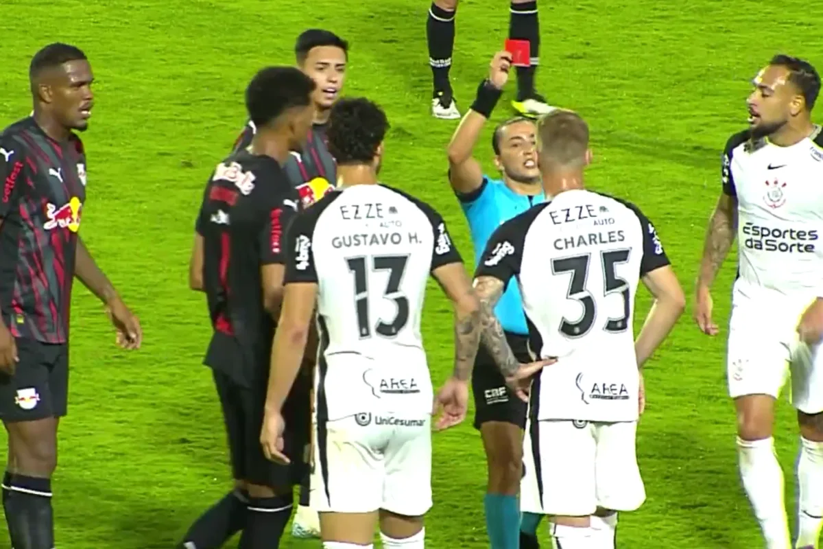 Áudio do VAR confirma que expulsão do Corinthians teve bandeirinha como responsável | Torcedores