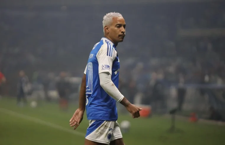 CBF libera áudio do VAR de Corinthians x Cruzeiro que determinou expulsão de Martínez | Torcedores