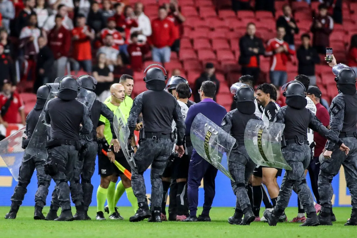 Dorival, Fabinho e Stabile são denunciados e podem levar gancho