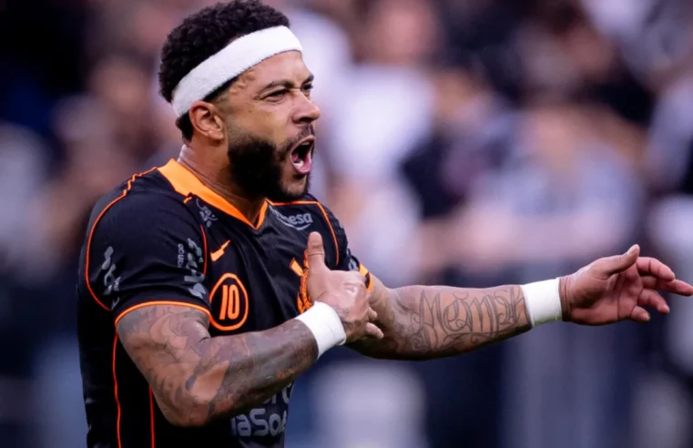 Memphis responde se fica no Corinthians e reclama de comparação