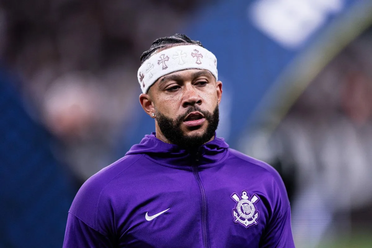 Memphis sofre lesão no joelho e não joga contra o Cruzeiro pelo Brasileirão | Torcedores