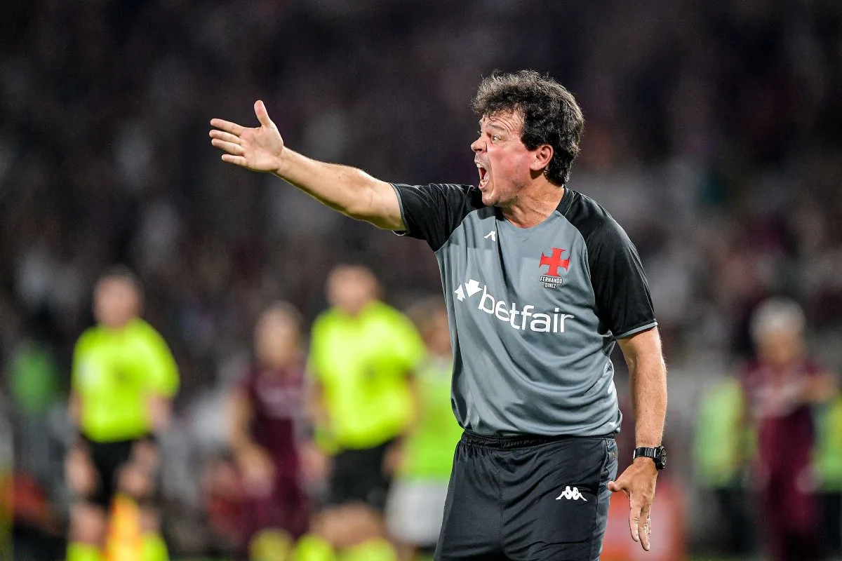 Diniz elogia postura defensiva do Vasco e diz que merecia vencer o Corinthians | Torcedores